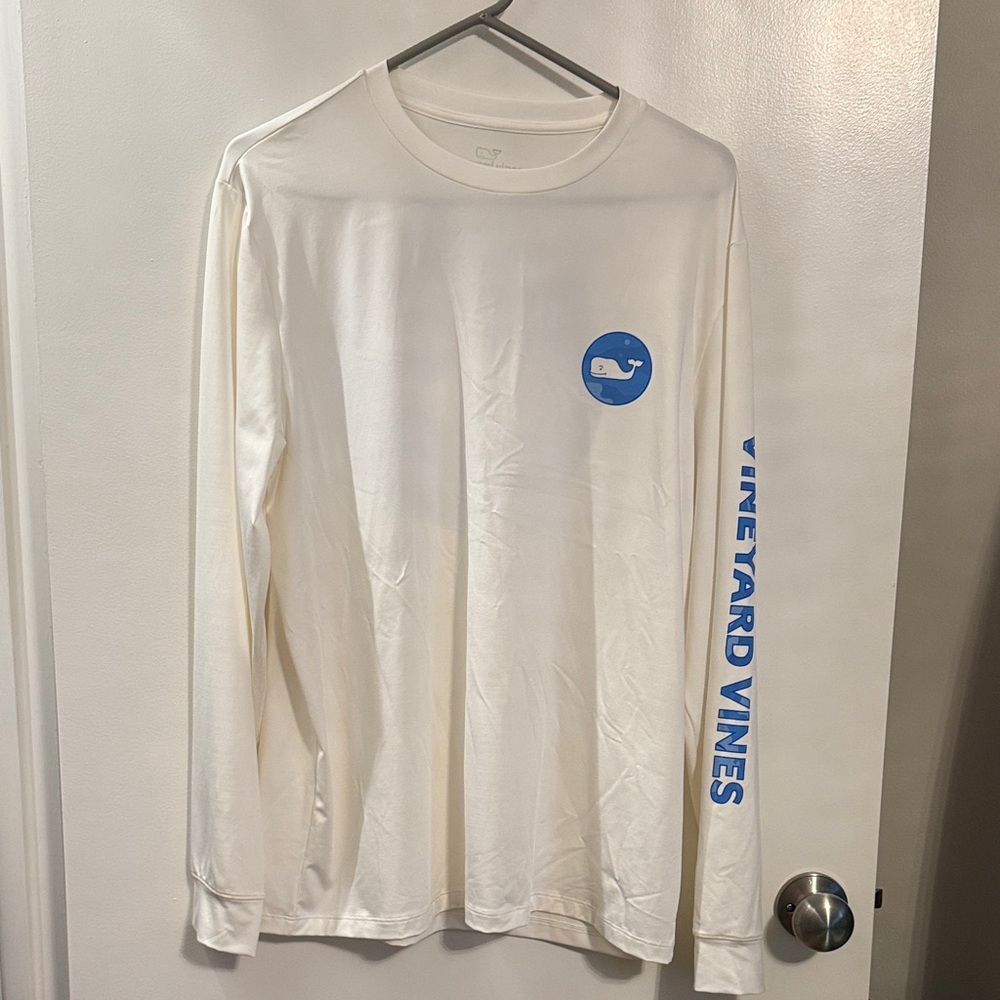 Vineyard Vines Men's Cream Long Sleeve Tee with Blue Logo Never Worn